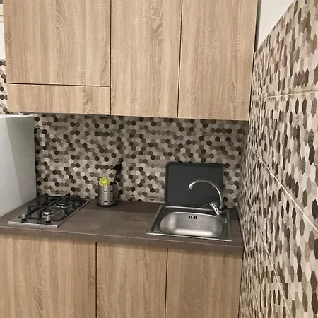 Goldenhouse 3* Νάπολη