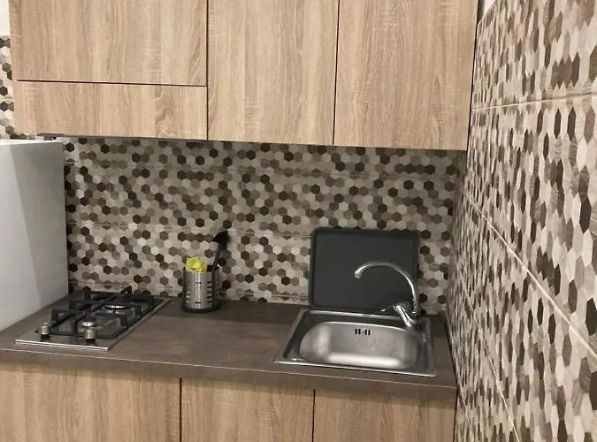 Goldenhouse 3* Νάπολη