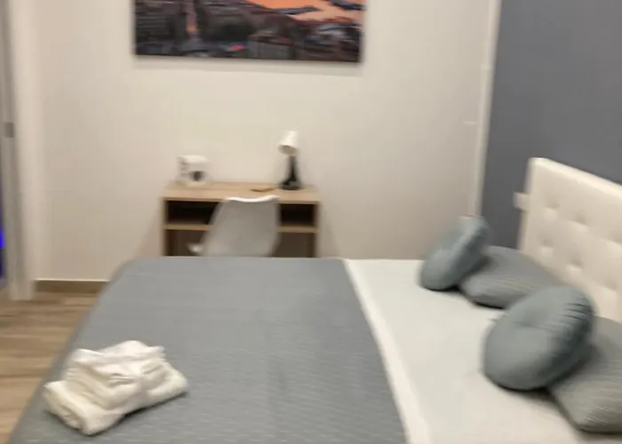 Goldenhouse 3* Νάπολη